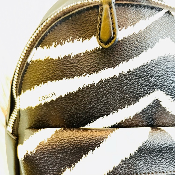 Coach Zebra MN CHRLE 39033 SV/BLACK
Coach Mini Charlie Women's Zebra Print EC - Picture 10 of 16